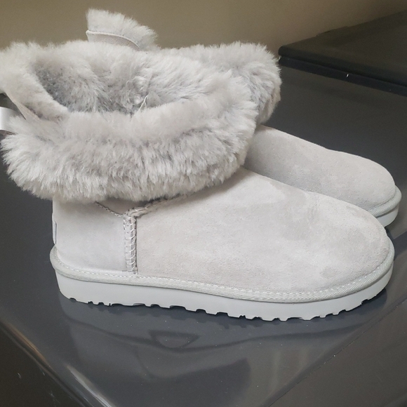 UGG Shoes - UGG Mini Bailey Bow Boots Size 8